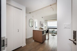 Building Photo - 955 Rue Lucien-L'Allier
