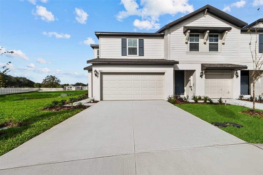 Foto principal - 8683 Holly Grv Ct