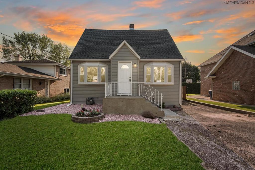 Foto principal - 8952 Meade Ave