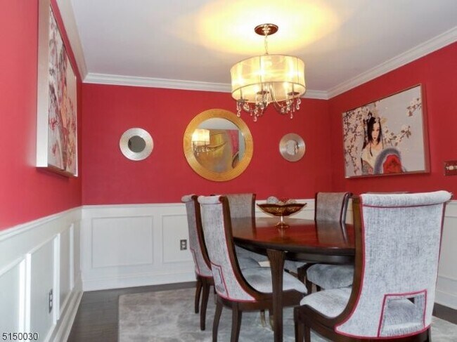 Foto del edificio - 34 Rosewood Ct