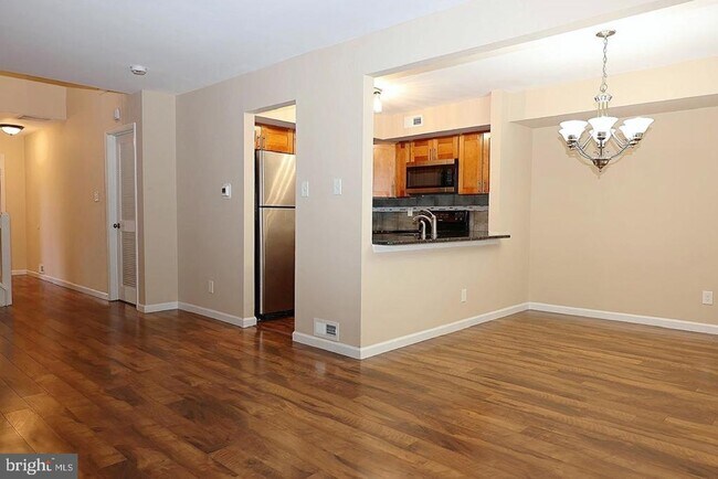 Foto del edificio - 13 5 Crown Royal Cir