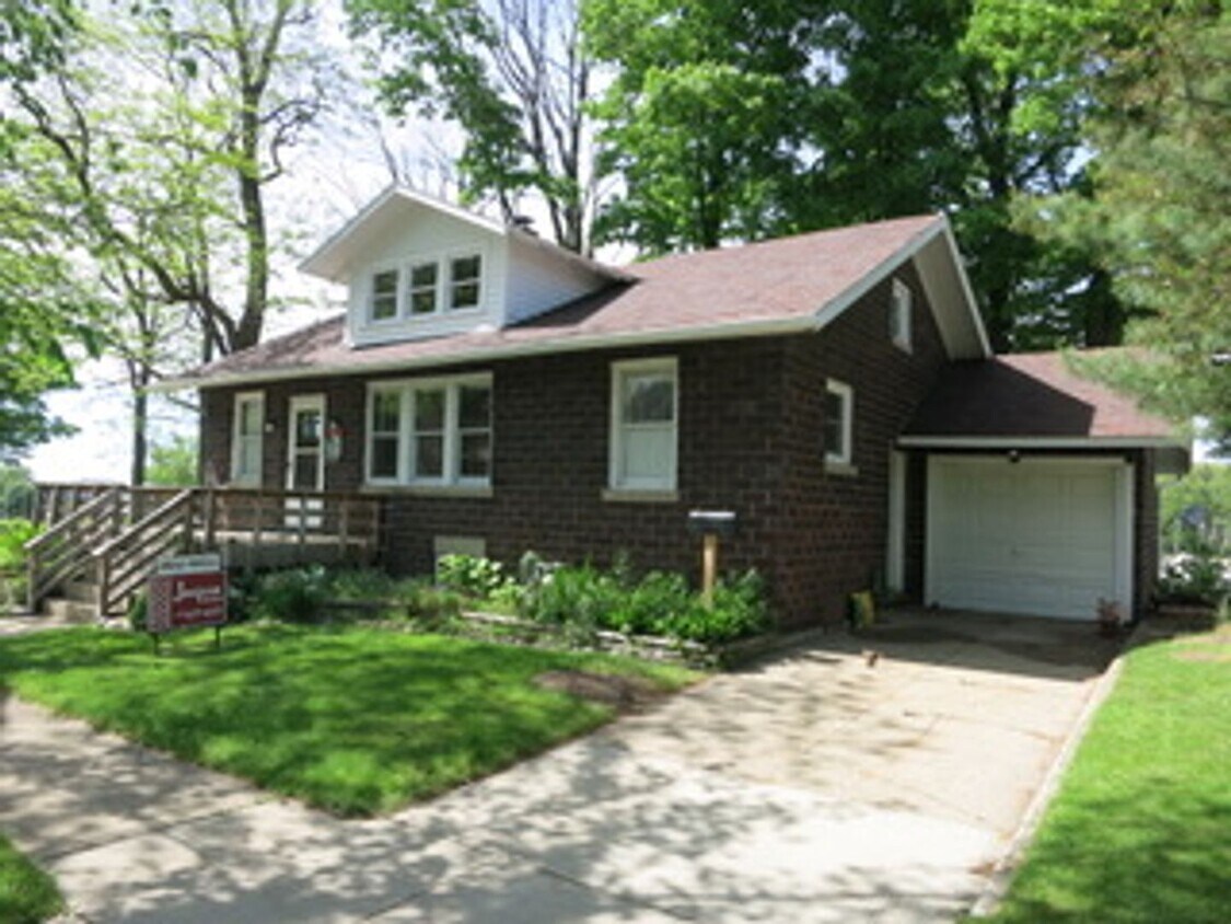 Primary Photo - Furnished 2 Bedroom 1 Bath, Finished Attic...
