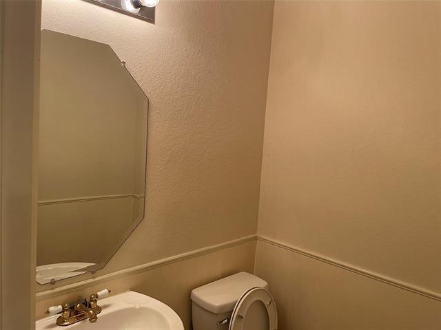Foto del edificio - 3016 Glen Meadow Dr