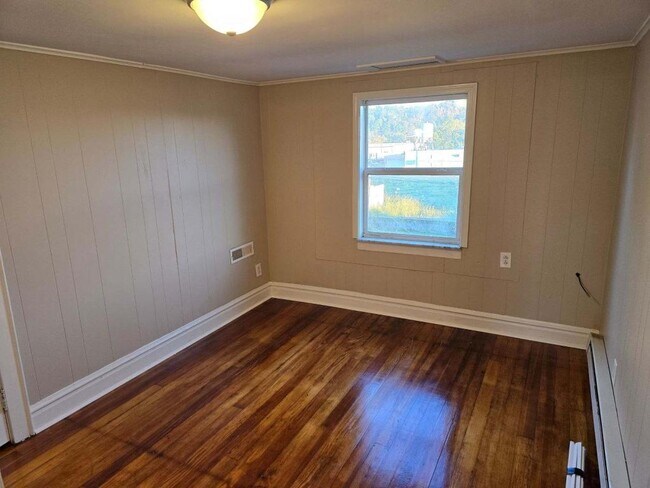 Foto del edificio - 2470 Collis Ave