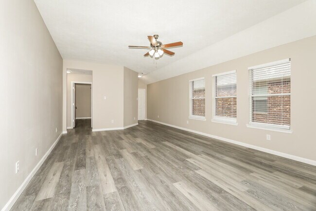 Foto del edificio - 12254 Lavon Dr