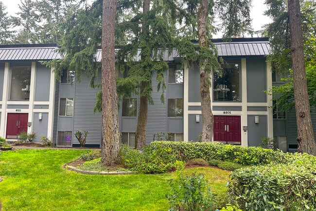 Building Photo - 8501 Zircon Dr SW