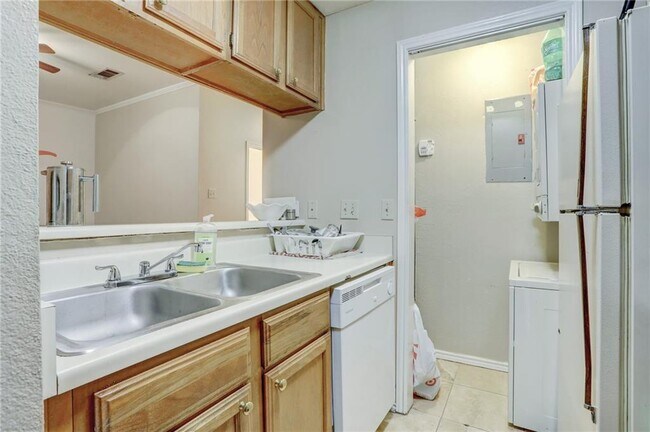 Foto del edificio - 704 W 21st St