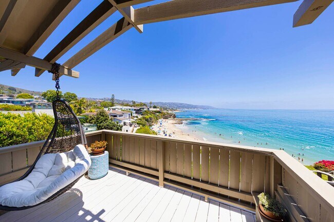 Building Photo - Incredible ocean views and private steps t...