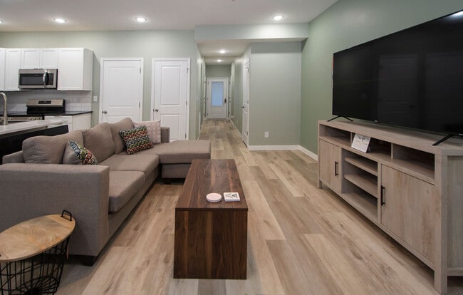 Building Photo - 2014 Cherry St