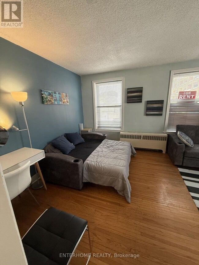 Building Photo - 51 Queen St E