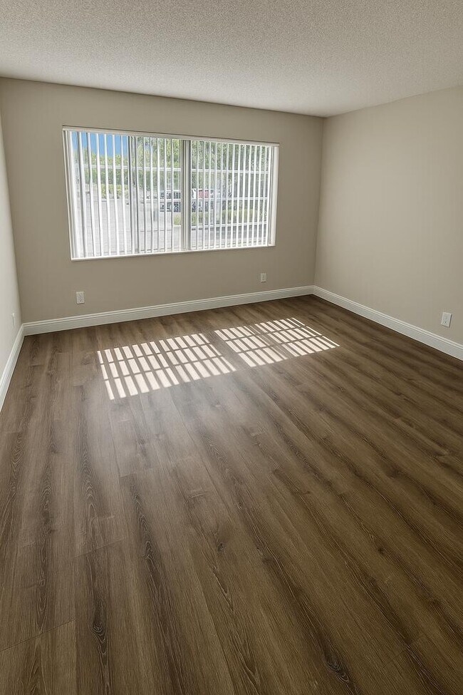 Foto del edificio - 537 S Sequoia Dr