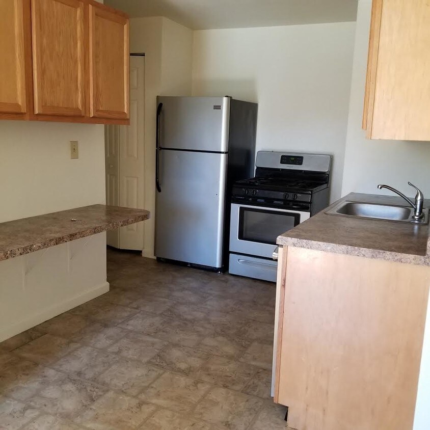 2204 Constitution Blvd Unit 202, New Kensington, PA 15068 Apartment