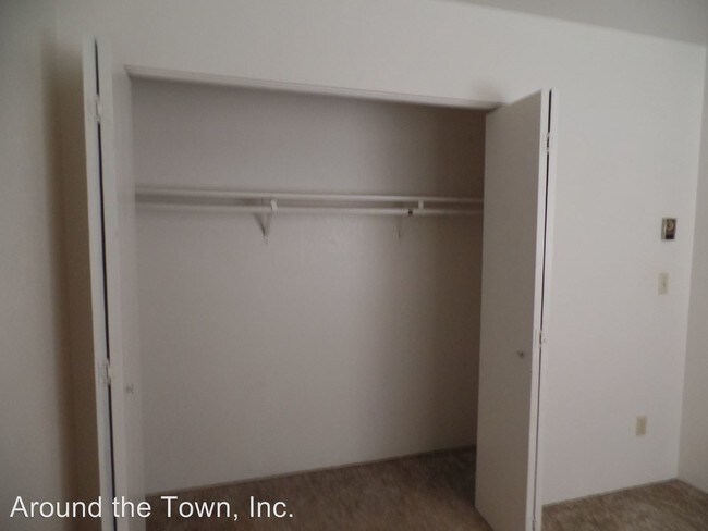 Foto del edificio - 1460-1466 Sunrise Manor Way