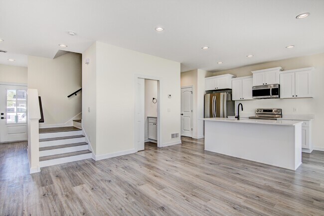 Building Photo - 2562 Dawes Place