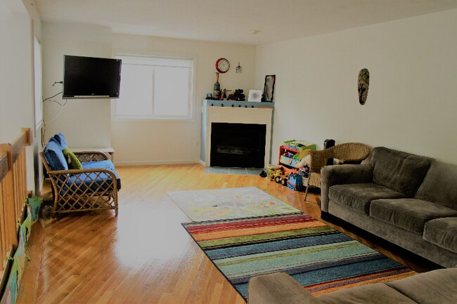 Foto del edificio - 251 Captain Eames Cir