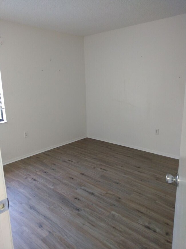 Foto del edificio - 3 bedroom 2 bathroom Pool House price redu...