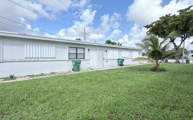 Foto del edificio - 1010 Opa-locka Blvd