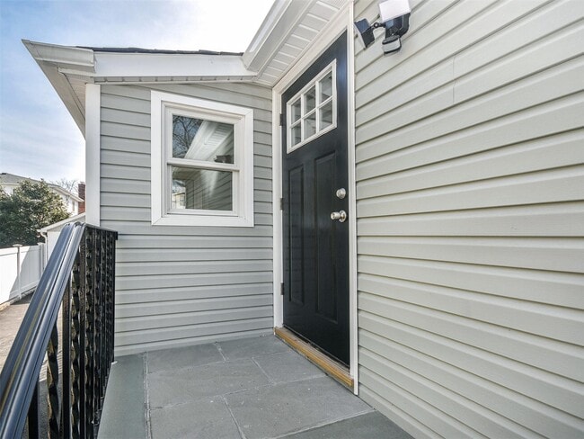 Building Photo - 50 Graywood Rd