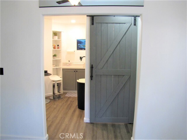 Foto del edificio - 5809 Irving Ave