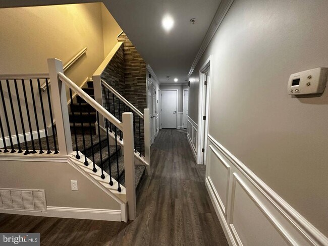 Building Photo - 1717 Rockcress Dr