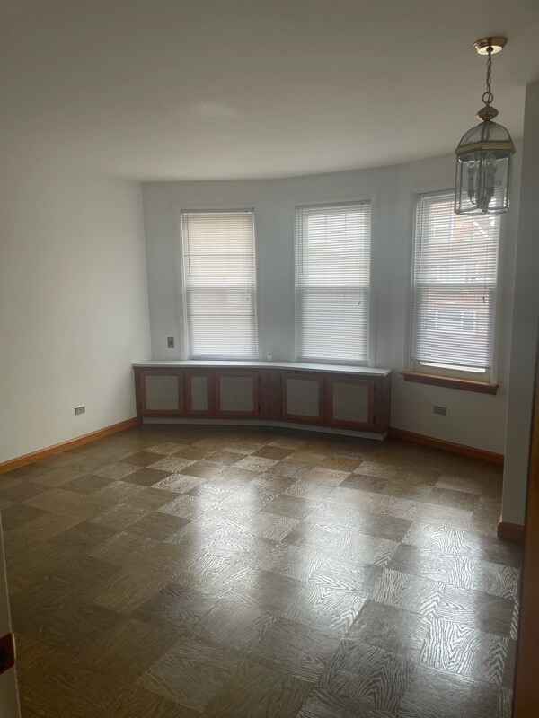 Building Photo - 2817 Zulette Ave