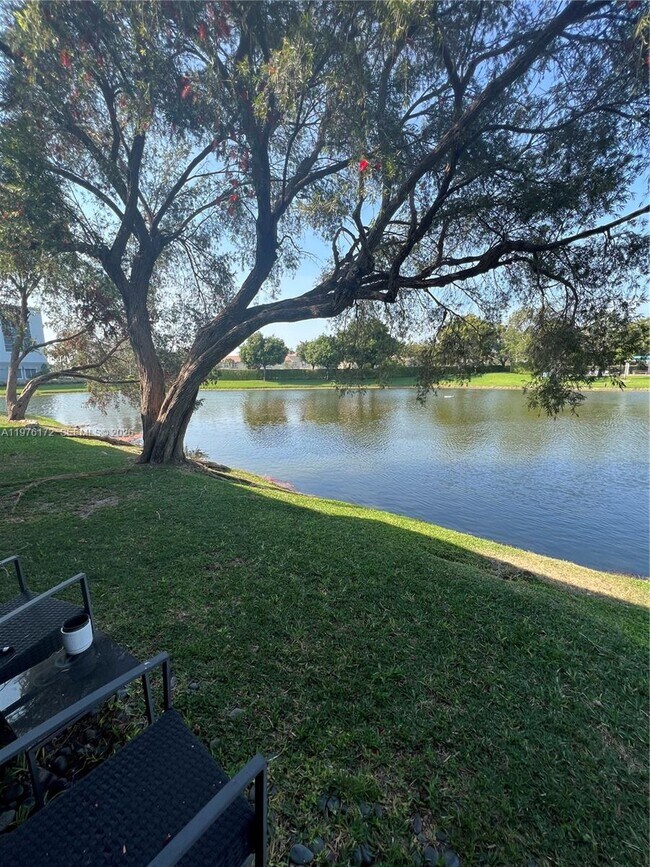 Foto del edificio - 5533 Courtyard Dr