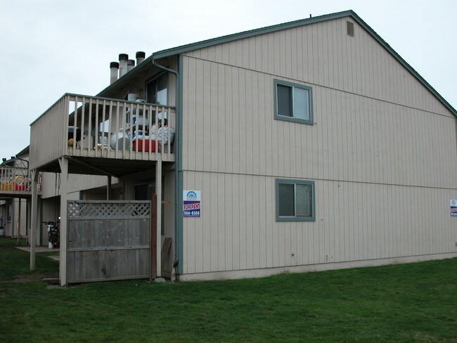 Alternate Building Photo 2 - 9617 10th Ave E
