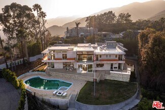 Building Photo - 770 Paseo Miramar