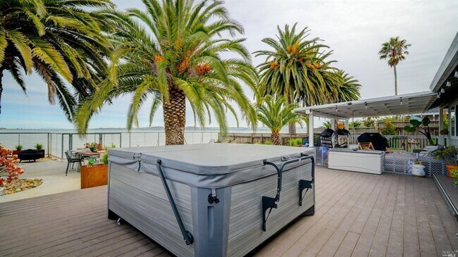 Building Photo - 259 Golden Hind Psge