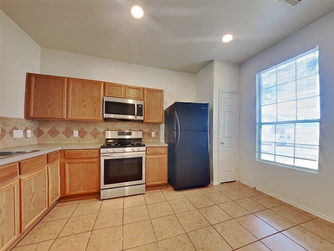 Foto del edificio - 16859 Mammoth Springs Dr