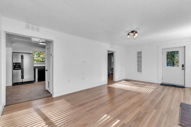 Foto del edificio - Beautifully Maintained 3BR/1BA Residence N...