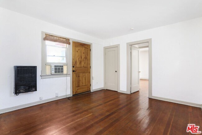 Foto del edificio - 1159 N Fuller Ave