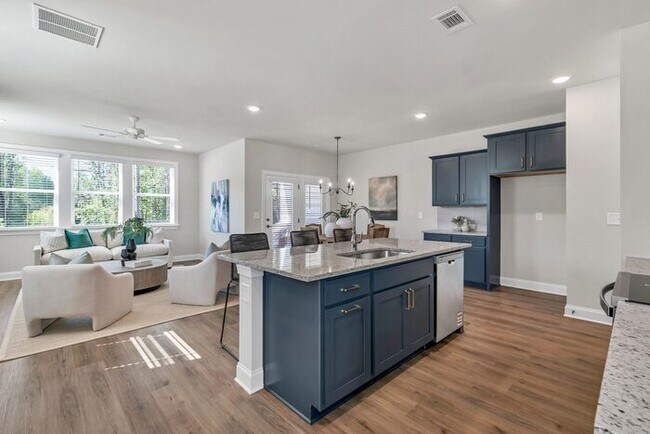 Building Photo - Brand New 3 Bedroom Townhome!