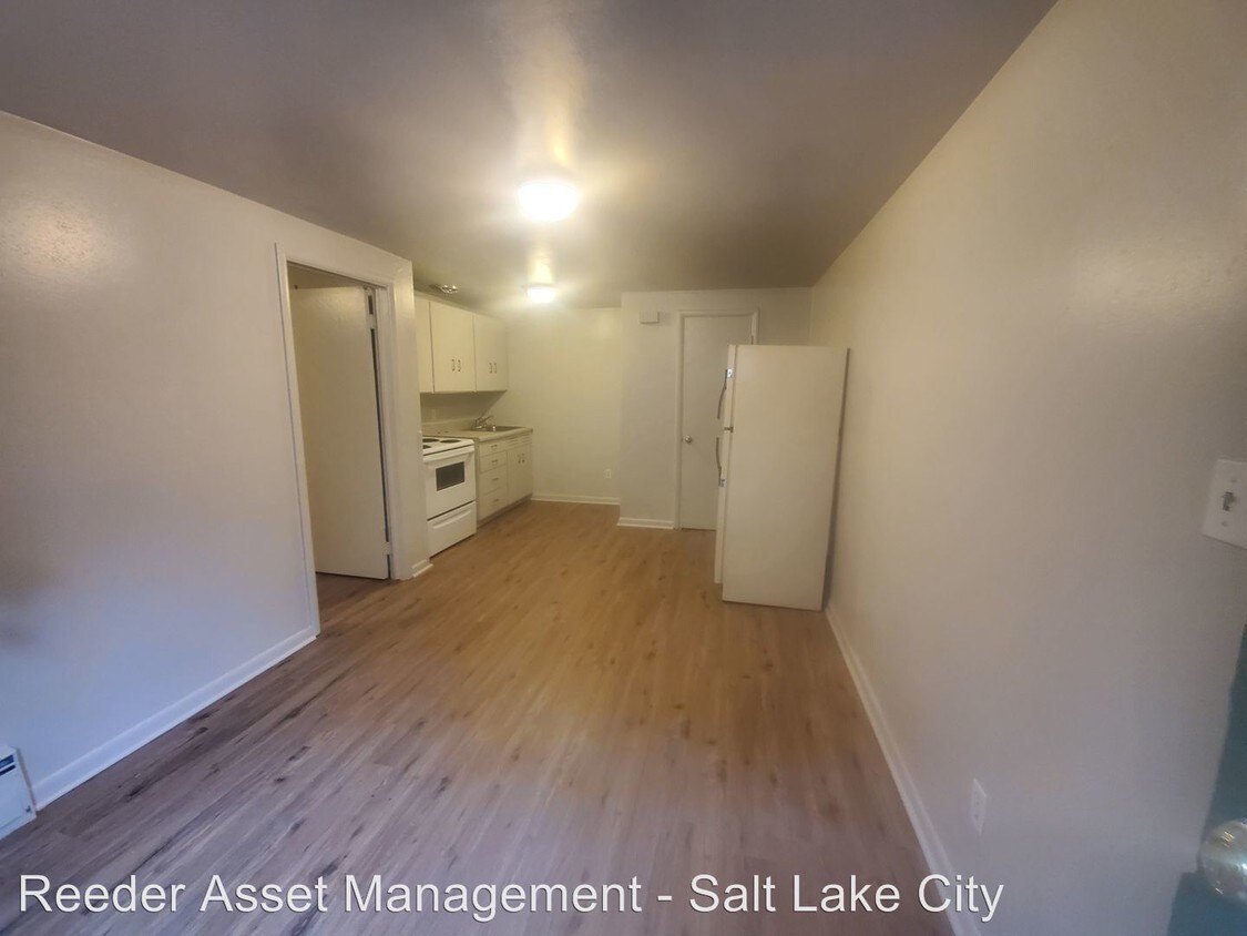 Foto principal - 328 E 2nd Ave