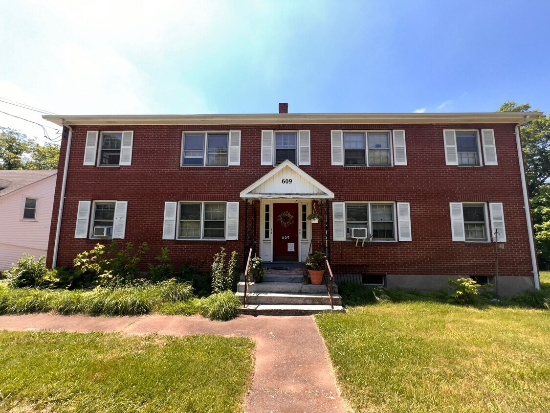 Primary Photo - 609 Talcottville Rd