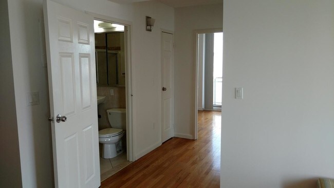 Building Photo - 10202 Queens Blvd