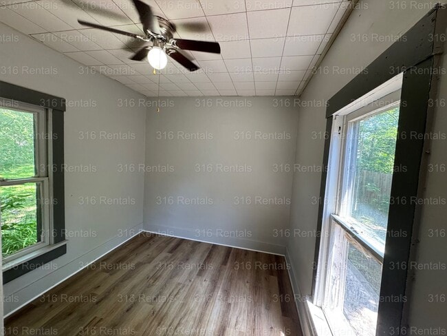 Building Photo - $850 - 3 bed 1 bath - Single Family Home