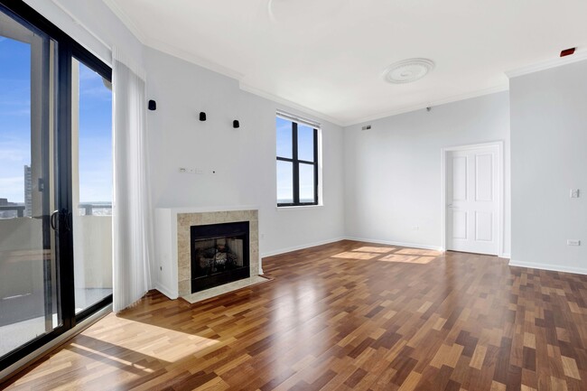 Building Photo - 1464 S Michigan Ave