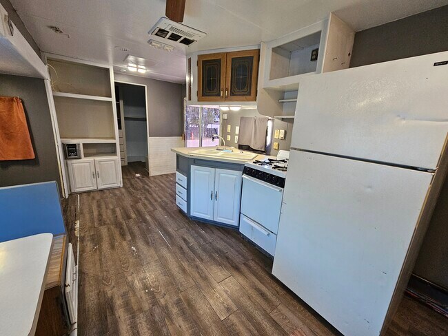 6618 #14 Cocina - 6618 Topper Run