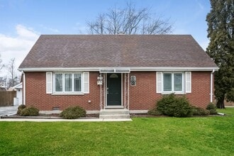 Building Photo - 8441 Lockwood Ave