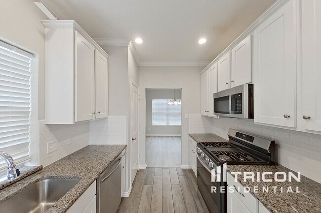 Foto del edificio - 523 Long Prairie Dr