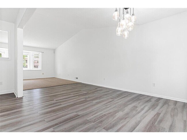 Foto del edificio - 1716 Evergreen Dr