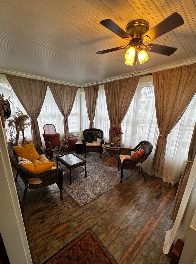 Foto del edificio - 2926 N 56th St