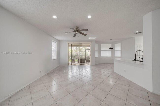 Building Photo - $4,500 18222 SW 27th St