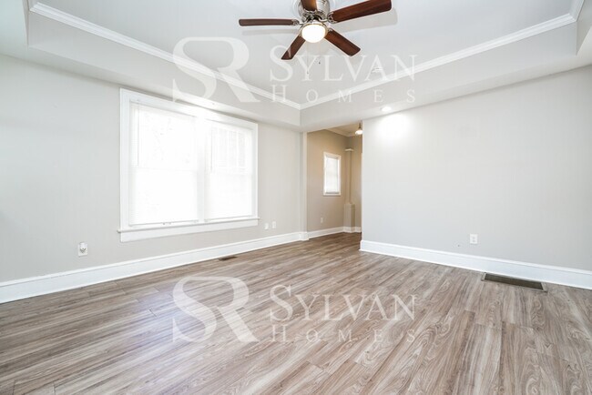 Building Photo - Discover Comfort and Convenience