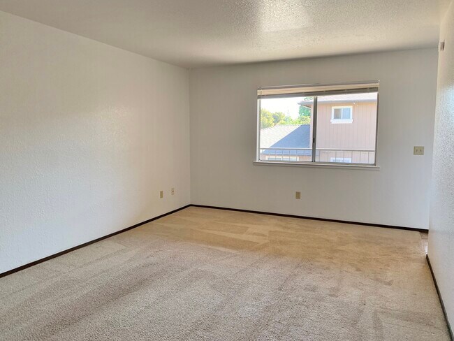 Building Photo - 1471 Sunnyslope Rd
