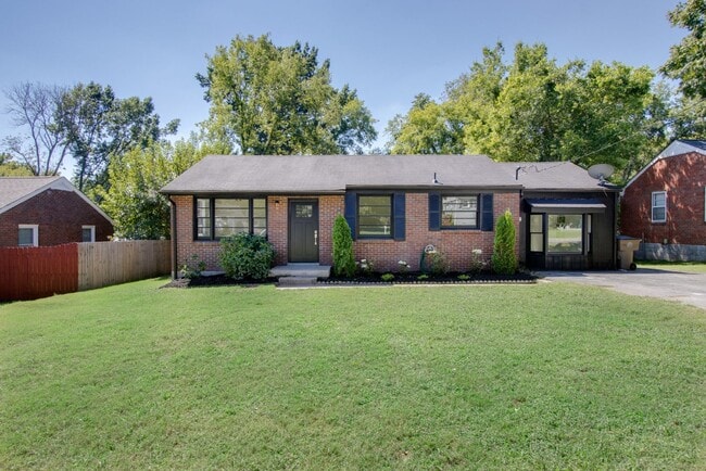 Building Photo - Fully Renovated 3 Bed Home in Donelson! *H...