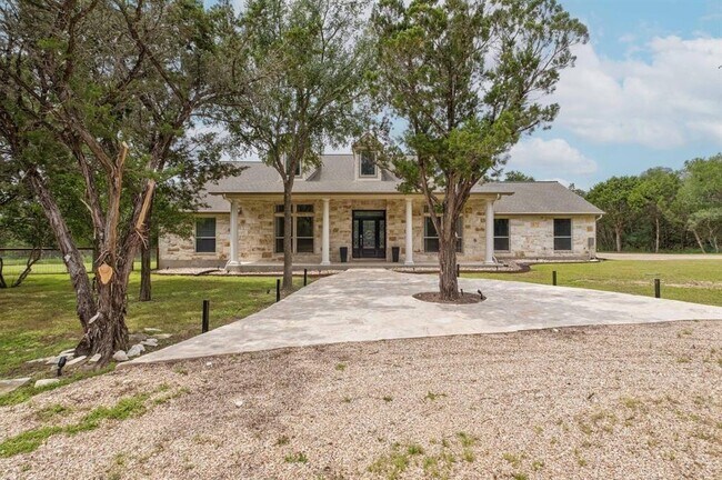 Building Photo - 16188 Oak Grove Rd