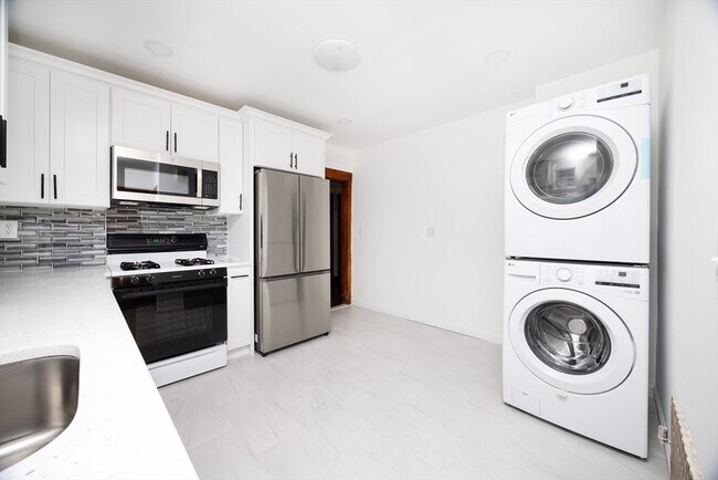 Building Photo - 19 Puritan Rd