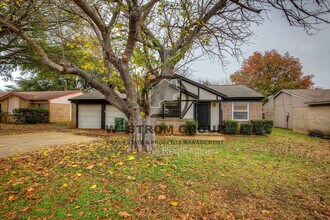 Building Photo - 5307 School Hill Cir